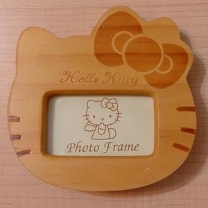 New Vintage 1999 Hello Kitty Wooden Photo Frame